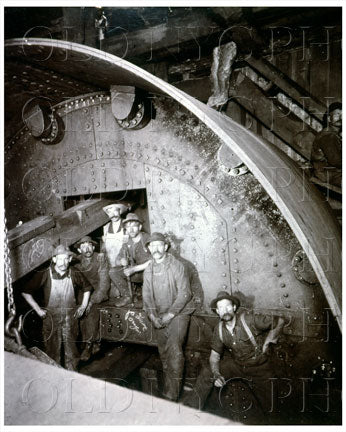 Train construction workers Old Vintage Photos and Images