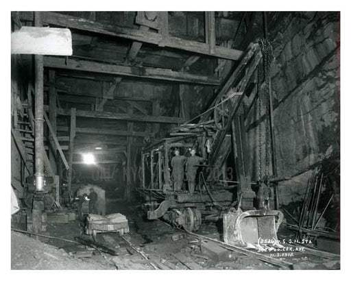 Underground - the digging out of the subway system Lexington Avenue at 83rd Street 1912 - Upper East Side Manhattan NYC Old Vintage Photos and Images