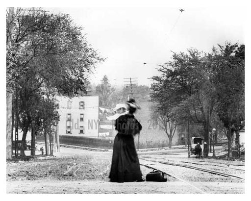 Upclose shot of Mother and child on 179th Street & Boston Road -  Bronx, NY 1903 Old Vintage Photos and Images