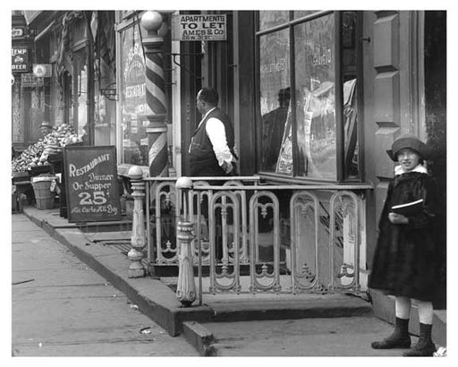 Upclose side walk view on 7th Avenue between 34th & 35th Streets -  Midtown Manhattan 1914 Old Vintage Photos and Images