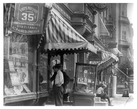 Upclose view of Lexington Avenue & 60th Street 1911 - Upper East Side, Manhattan - NYC X1 Old Vintage Photos and Images