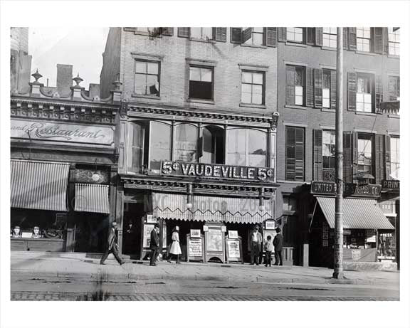 Vaudville Theater -  Manhattan 1908 Old Vintage Photos and Images
