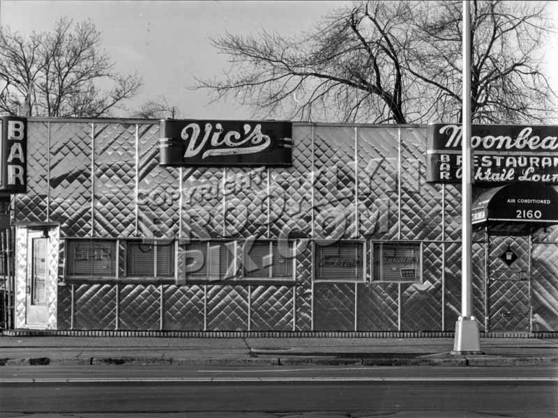 Vic's Moonbeam Cocktail Lounge, 2160 Flatbush Avenue near Quentin Road, 1974. Photo courtesy Paul Kopelow Old Vintage Photos and Images