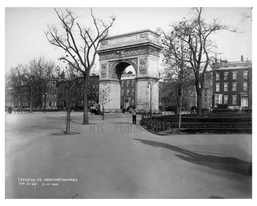 Washington Square Arch at Washington Square Park  - Greenwich Village -  Manhattan NYC 1913 Old Vintage Photos and Images