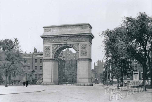 Washington Square Arch, c.1900 Old Vintage Photos and Images