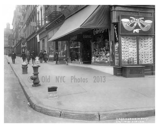 West Broadway sidewalk scene - Theater District - Midtown Manhattan 1915 Old Vintage Photos and Images